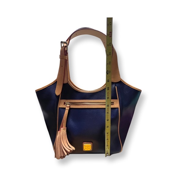 Beautiful Navy Downey and Bourke shoulder bag - Picture 3 of 7